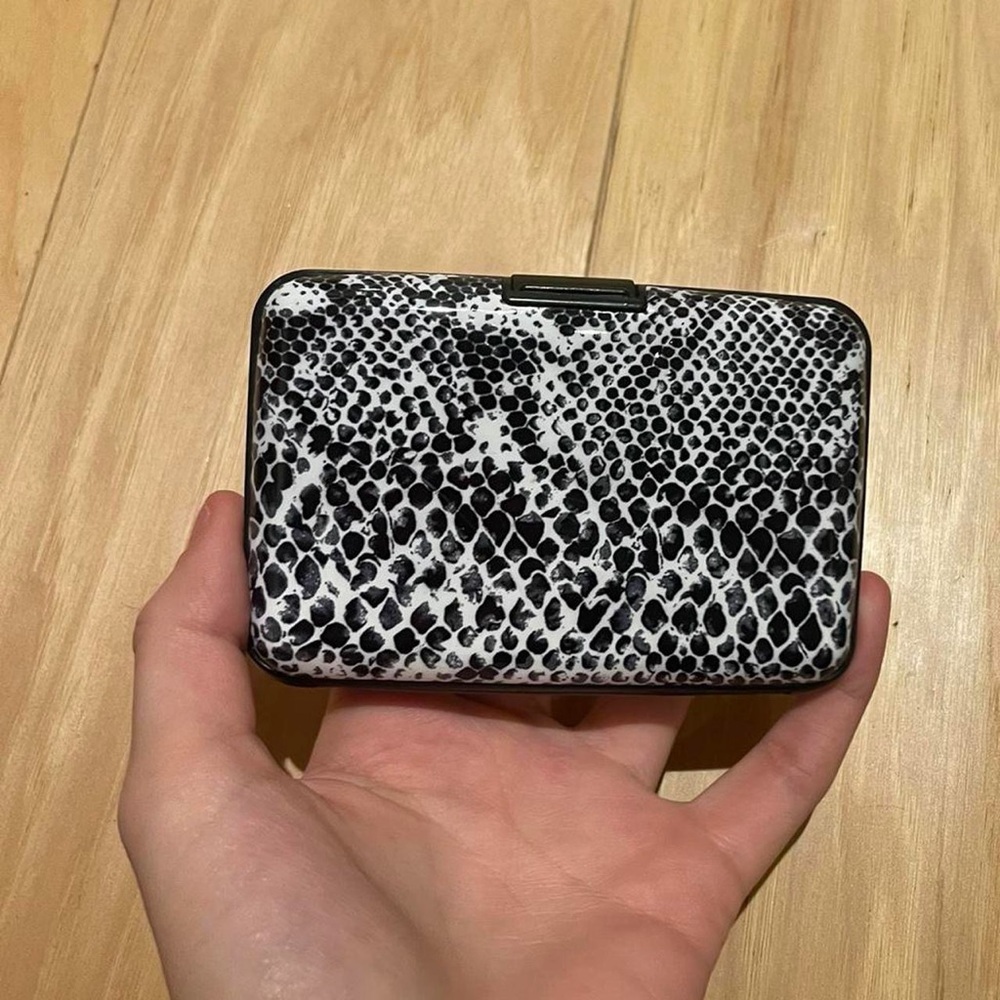 Black and White Snakeskin Card Holder